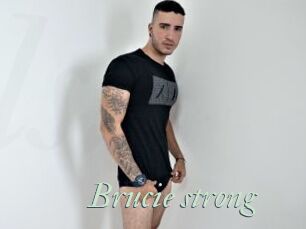 Brucie_strong