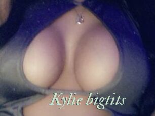 Kylie_bigtits