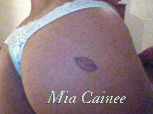 Mia_Cainee