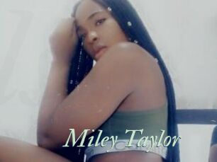 Miley_Taylor