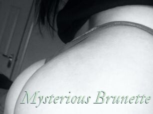 Mysterious_Brunette