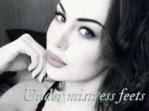 Under_mistress_feets