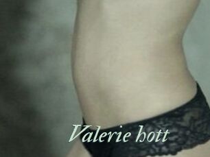 Valerie_hott